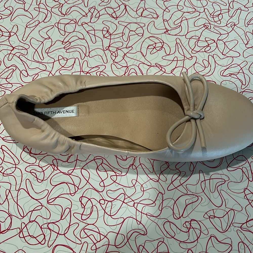 Saks fifth avenue ballet flats in beige nude color womens size 9 1/2 - Picture 2 of 6
